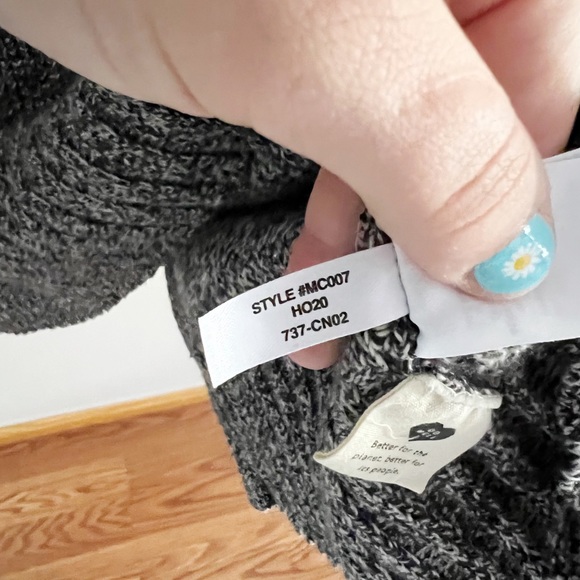 Eastbrook Turtleneck Cross-Back Sweater in Cotton-Merino Yarn Gray - Picture 8 of 8